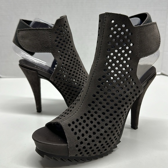 Pedro Garcia Samara Laser Cut High Heeled Sandals Shoes Open Toe Gray Size 37.5 - Picture 1 of 10